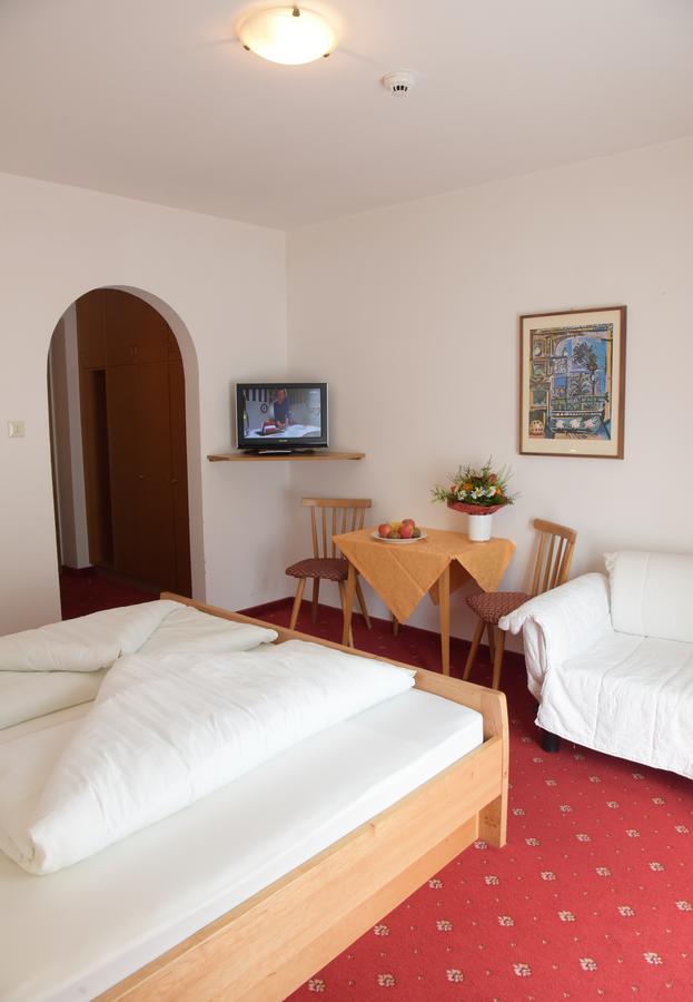 Hotel Pension Schweitzer Silandro Zewnętrze zdjęcie