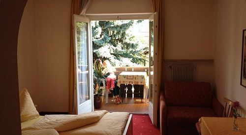 Hotel Pension Schweitzer Silandro Zewnętrze zdjęcie
